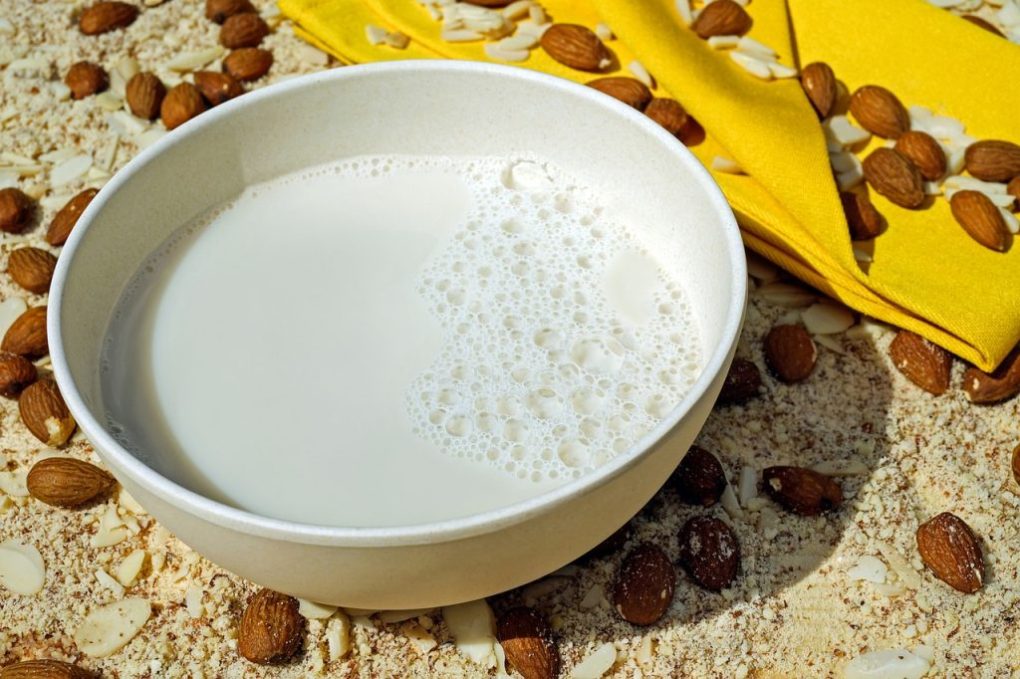 milk, almond milk, fresh-2594538.jpg